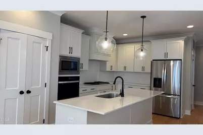 200 E Moore Street #D, Apex, NC 27502 - Photo 8