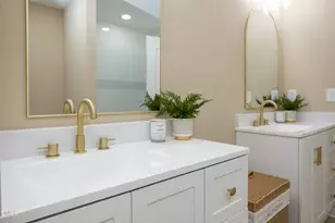 302 S West St, Roseboro, NC 28382 - Photo 12