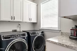 212 W Church St, Benson, NC 27504 - Photo 20