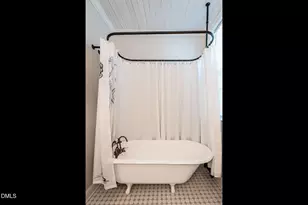 212 W Church St, Benson, NC 27504 - Photo 34