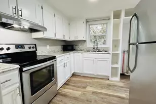 422 Conover St, Fuquay-Varina, NC 27526 - Photo 6