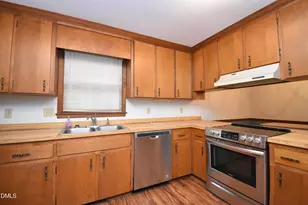 106 Bogue Ct, Cary, NC 27511 - Photo 8