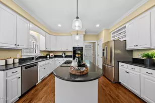 208 Stoneleigh Dr, Cary, NC 27511 - Photo 10