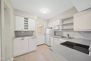 220 Elizabeth St, Chapel Hill, NC 27514 - Photo 8