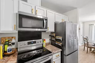 2708 Plainsfield Cir, Raleigh, NC 27610 - Photo 14
