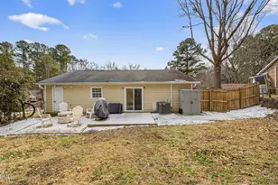 2708 Plainsfield Cir, Raleigh, NC 27610 - Photo 38