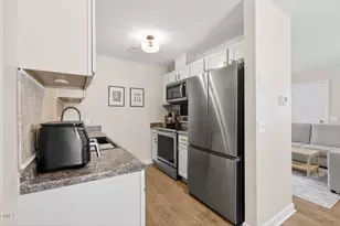 2708 Plainsfield Cir, Raleigh, NC 27610 - Photo 6