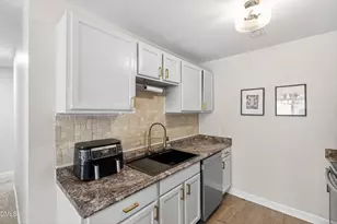 2708 Plainsfield Cir, Raleigh, NC 27610 - Photo 14