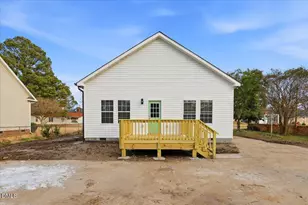 306 Martin Luther King Junior Dr, Smithfield, NC 27577 - Photo 6