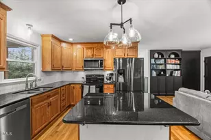 8 Dundee Ct, Durham, NC 27712 - Photo 10