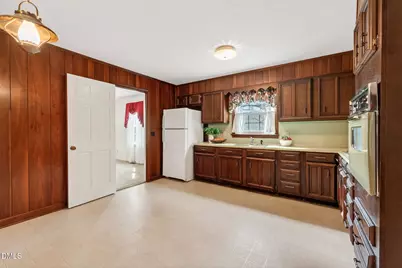 808 Chestnut Drive, Smithfield, NC 27577 - Photo 10