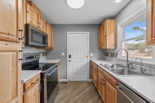 3398 Meadowlark Rd, Dunn, NC 28334 - Photo 4