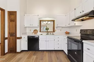 1537 Hemphill Dr, Raleigh, NC 27609 - Photo 2