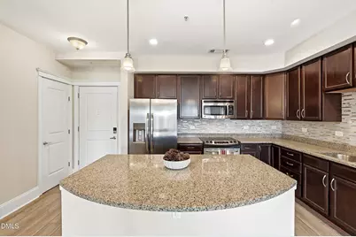 222 Glenwood Avenue #709, Raleigh, NC 27603 - Photo 2