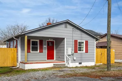 209 N Washington Avenue, Dunn, NC 28334 - Photo 2