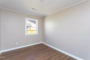 209 N Washington Ave, Dunn, NC 28334 - Photo 12