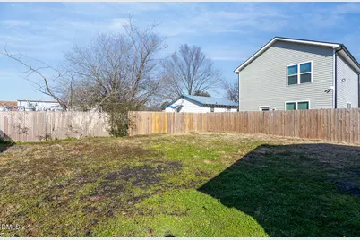 209 N Washington Avenue, Dunn, NC 28334 - Photo 16
