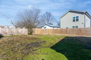 209 N Washington Ave, Dunn, NC 28334 - Photo 16