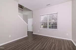 3041 Buttonwood Ln, Clayton, NC 27520 - Photo 2