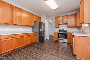 3041 Buttonwood Ln, Clayton, NC 27520 - Photo 6