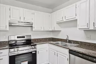 741 Bishops Park Dr, Raleigh, NC 27605 - Photo 38