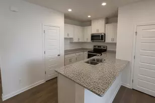 10512 Brookside Reserve Rd, Raleigh, NC 27614 - Photo 2