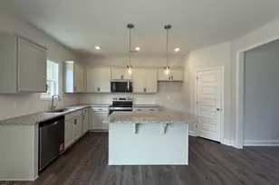 550 Springtooth Dr, Zebulon, NC 27597 - Photo 2