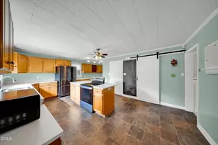 818 Lynn Rd, Durham, NC 27703 - Photo 14