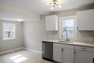 602 Mitchell St, Burlington, NC 27217 - Photo 6