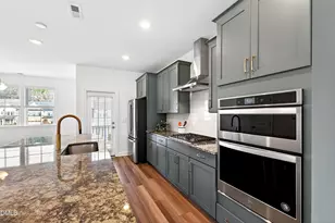406 Clementine Dr, Cary, NC 27519 - Photo 2