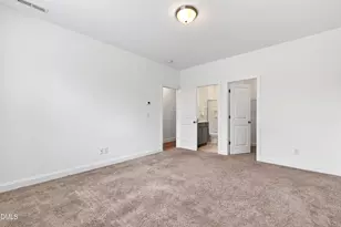 406 Clementine Dr, Cary, NC 27519 - Photo 4