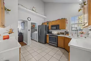 208 Trailview Dr, Cary, NC 27513 - Photo 14