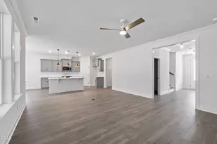 93 W Victoria Rdg Dr, Selma, NC 27576 - Photo 4