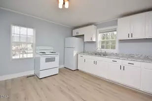 307 Oneida St, Graham, NC 27253 - Photo 14