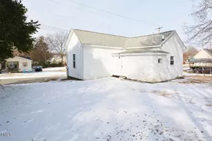 307 Oneida St, Graham, NC 27253 - Photo 4