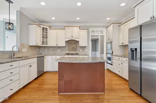 104 Tatum Ct, Holly Springs, NC 27540 - Photo 4