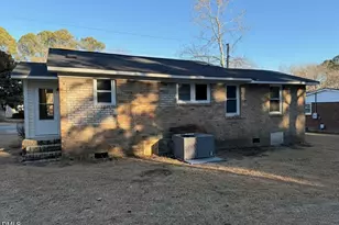 704 N 16th St, Erwin, NC 28339 - Photo 18