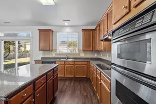 238 Larktree Ln, Fuquay Varina, NC 27526 - Photo 18