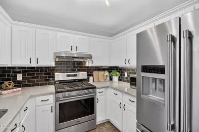 1049 Mills Street, Raleigh, NC 27608 - Photo 10