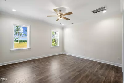 117 N Rabbit Run Drive, Smithfield, NC 27577 - Photo 2