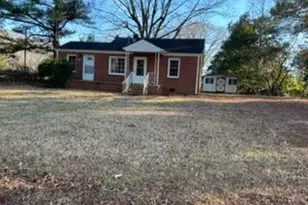 155 Lincoln St, Henderson, NC 27536 - Photo 1