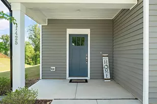 1425 Queen Trigger Dr, Fuquay-Varina, NC 27526 - Photo 4