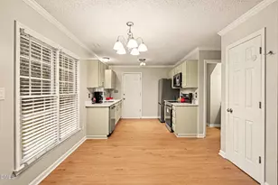 109 Gatepost Ln, Cary, NC 27513 - Photo 8