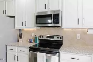 830 Bridlemine Dr, Fuquay-Varina, NC 27526 - Photo 6