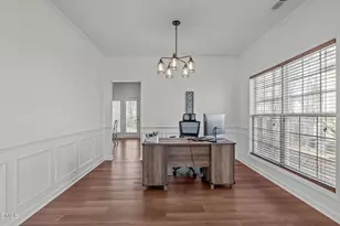 104 MINNIFER Ct, Apex, NC 27539 - Photo 8