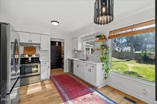 201 Pinewood Dr, Apex, NC 27502 - Photo 14