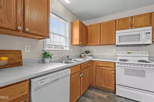 5832 Running Water Ct, Fuquay Varina, NC 27526 - Photo 10