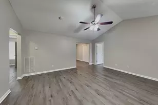 105 Pinto Ln, Zebulon, NC 27597 - Photo 2