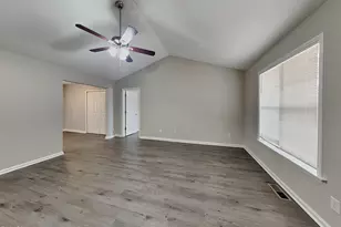 105 Pinto Ln, Zebulon, NC 27597 - Photo 4