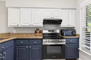 1404 Governors Ct, Raleigh, NC 27604 - Photo 8